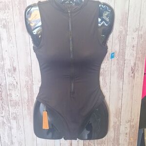 Brand new Skims zip up front swimsuit